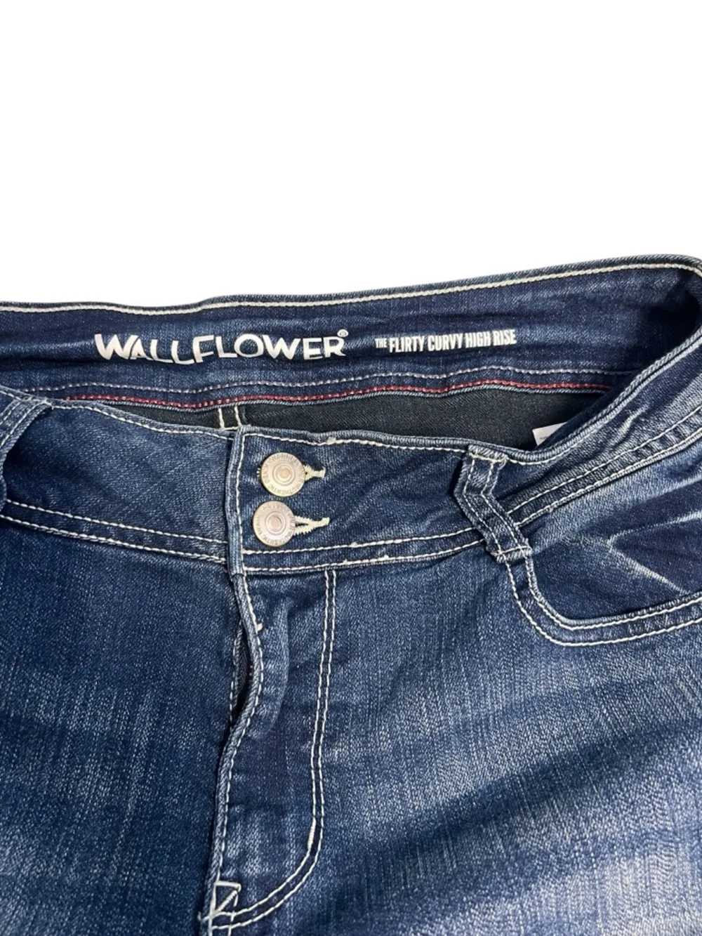 Wallflower Women's Flirty Curvy High Rise Cropped Skinny Jeans with Faded Detail - Picture 2 of 4
